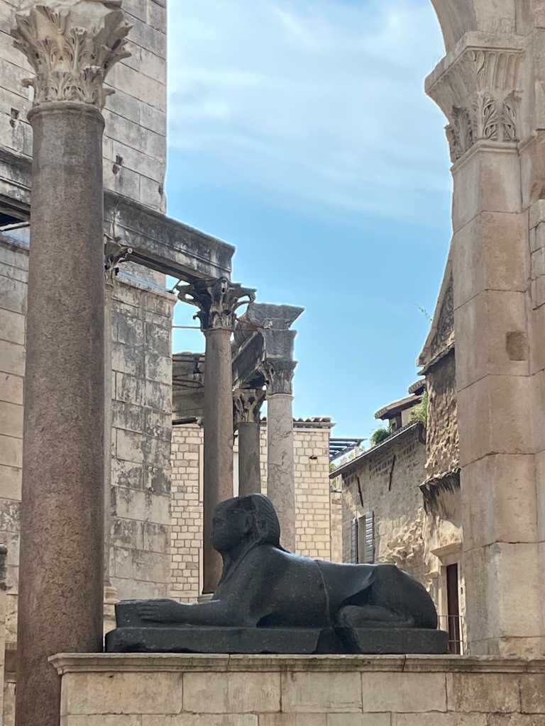 estatua palacio diocleciano