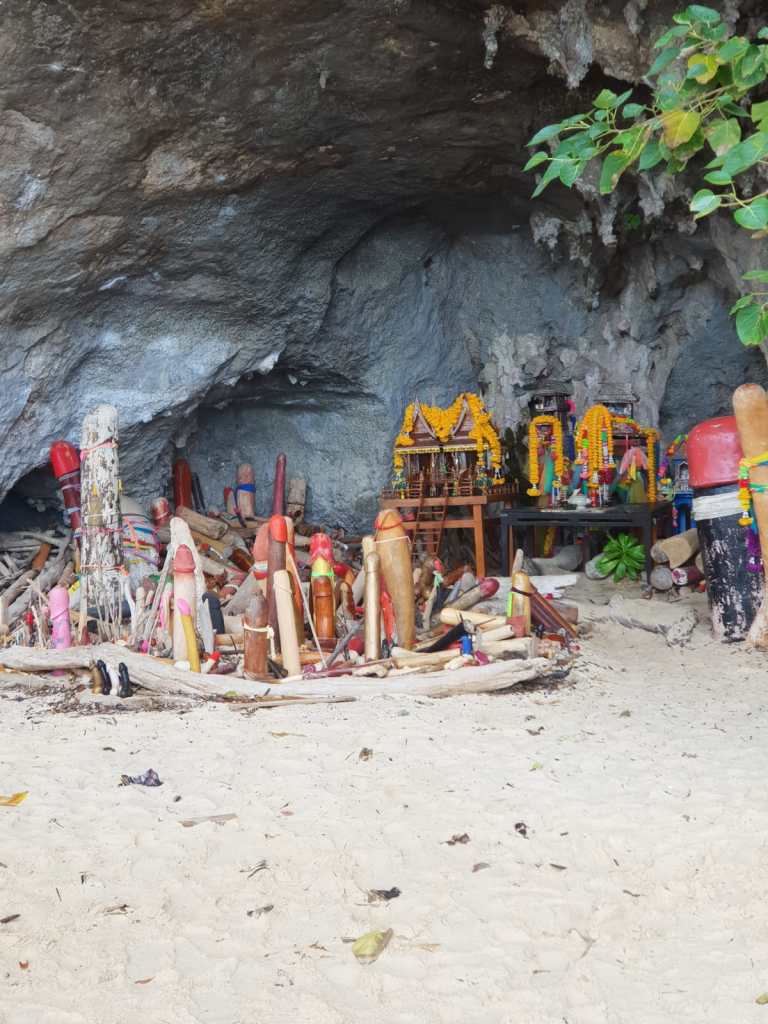 Cueva de los falos en Railay
